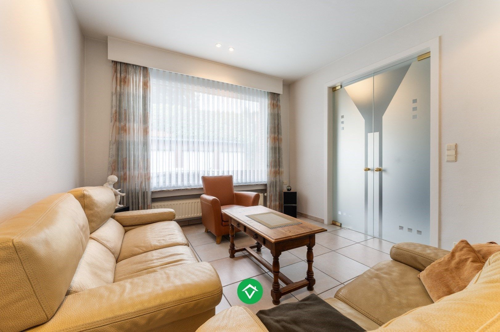 Ruime woning met 7 slaapkamers en loods (320m²) in centrum Roeselare foto 5