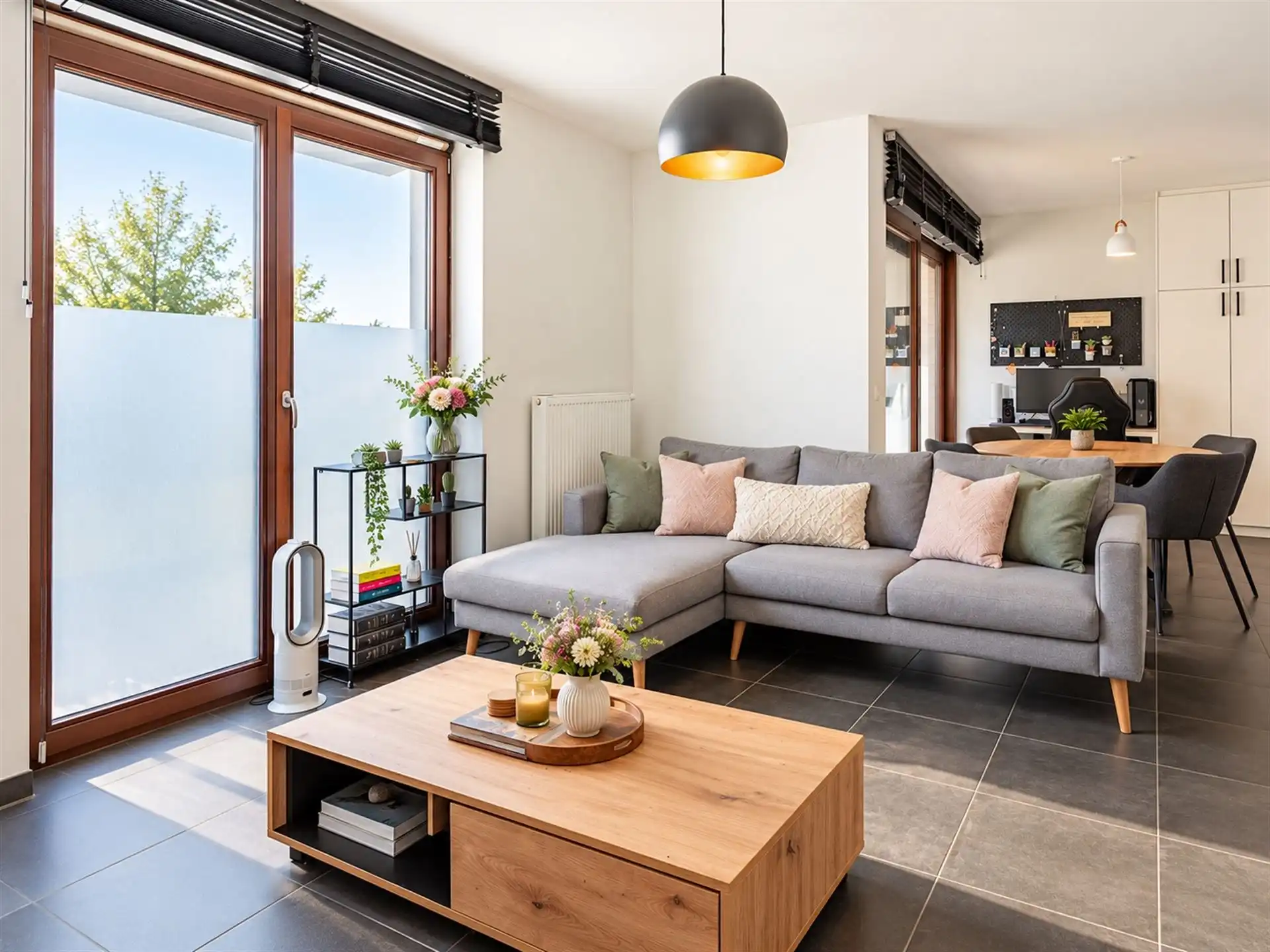 Stijlvol gelijkvloers met terras en tuin in Lier foto 2