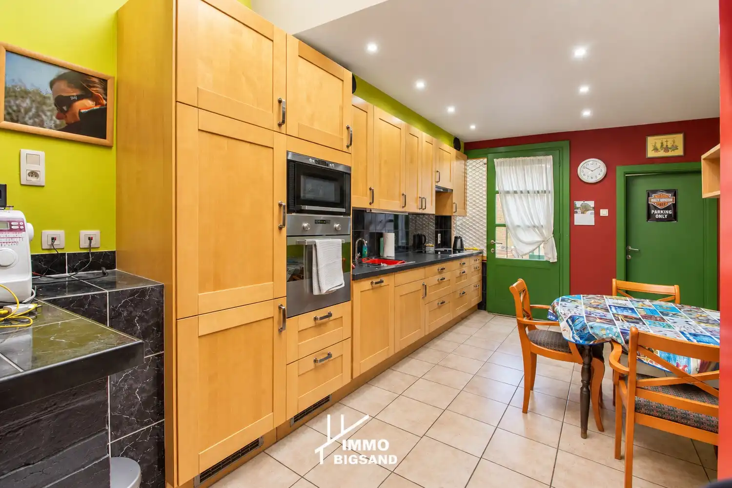 Zeer ruime woning te koop met 4 slaapkamers in Marke met tuin foto 5