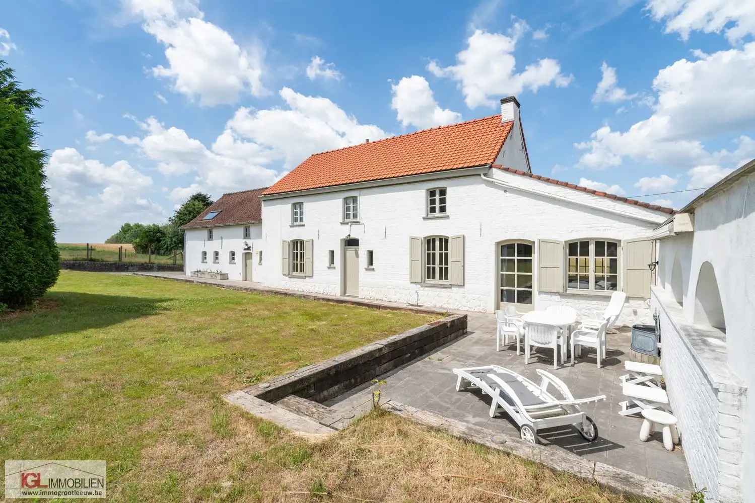 Charmante gerenoveerde hoeve met 4 slaapkamers! foto 2