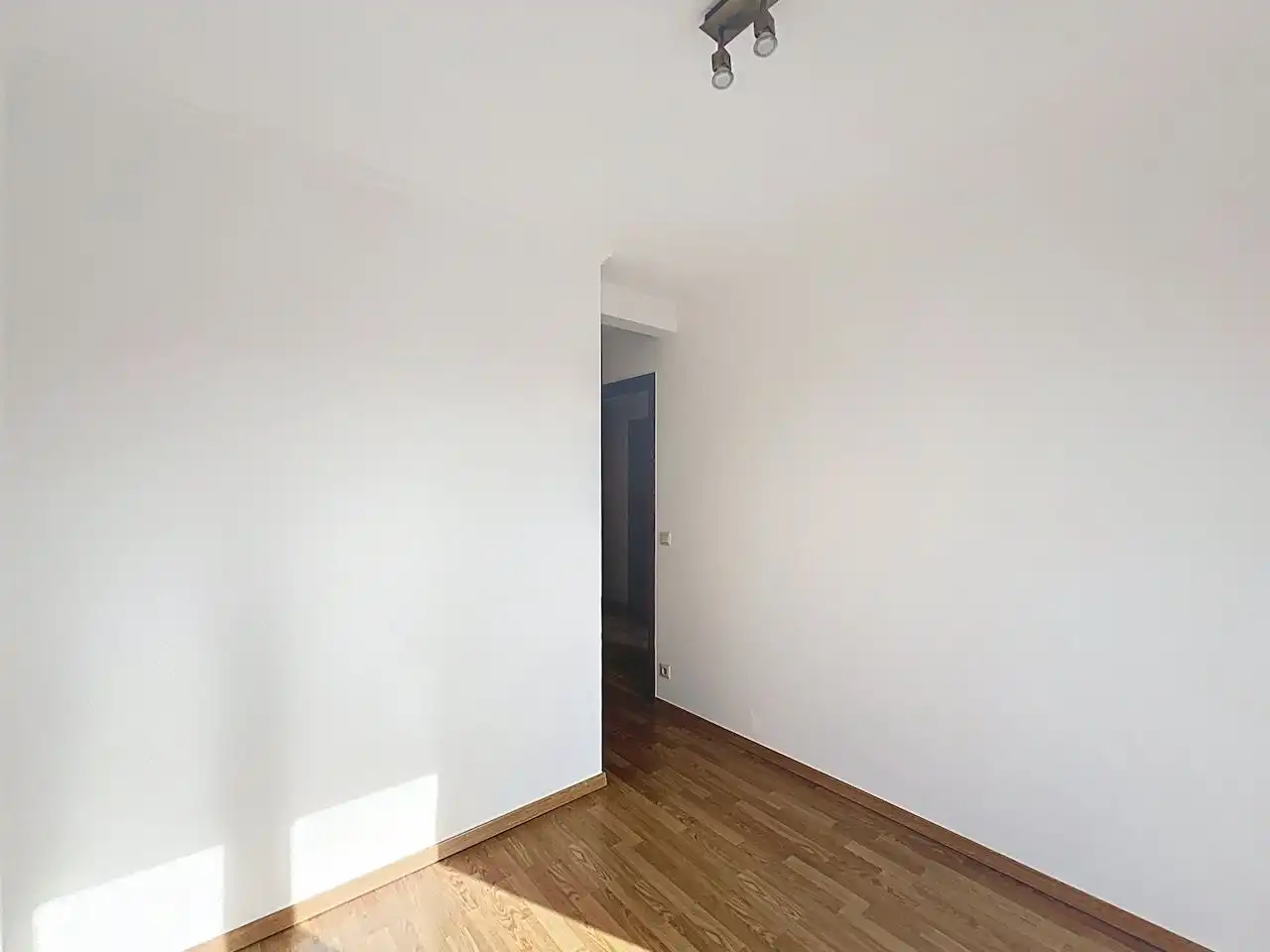 Ruim en functioneel appartement met drie slaapkamers vlakbij het Vissershuldeplein te Heist foto 17