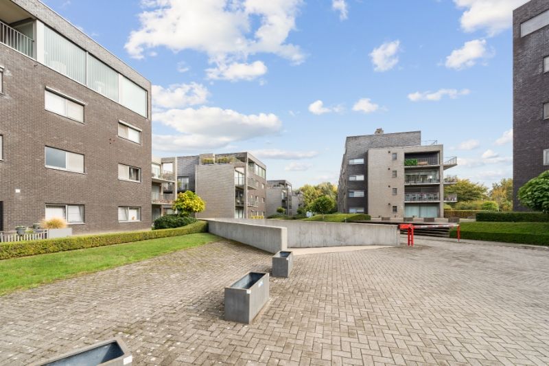Ruim appartement - ondergrondse staanplaats inclusief!!! foto 16