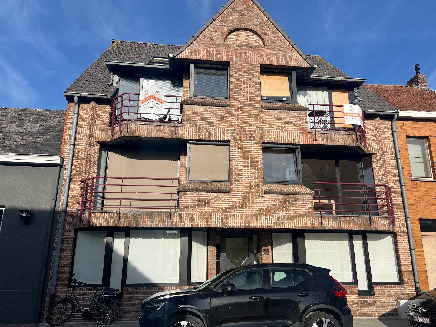 Duplex-appartement met kelderberging en garage te koop te Stasegem foto {{pictureIndex}}