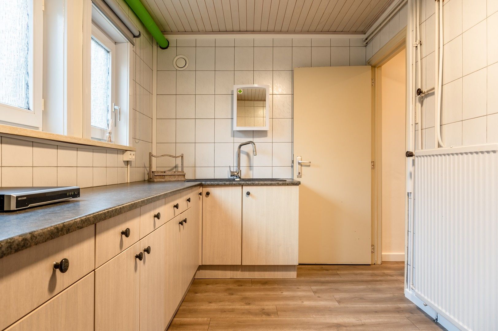 Energie efficiënte open bebouwing met grote tuin foto 19