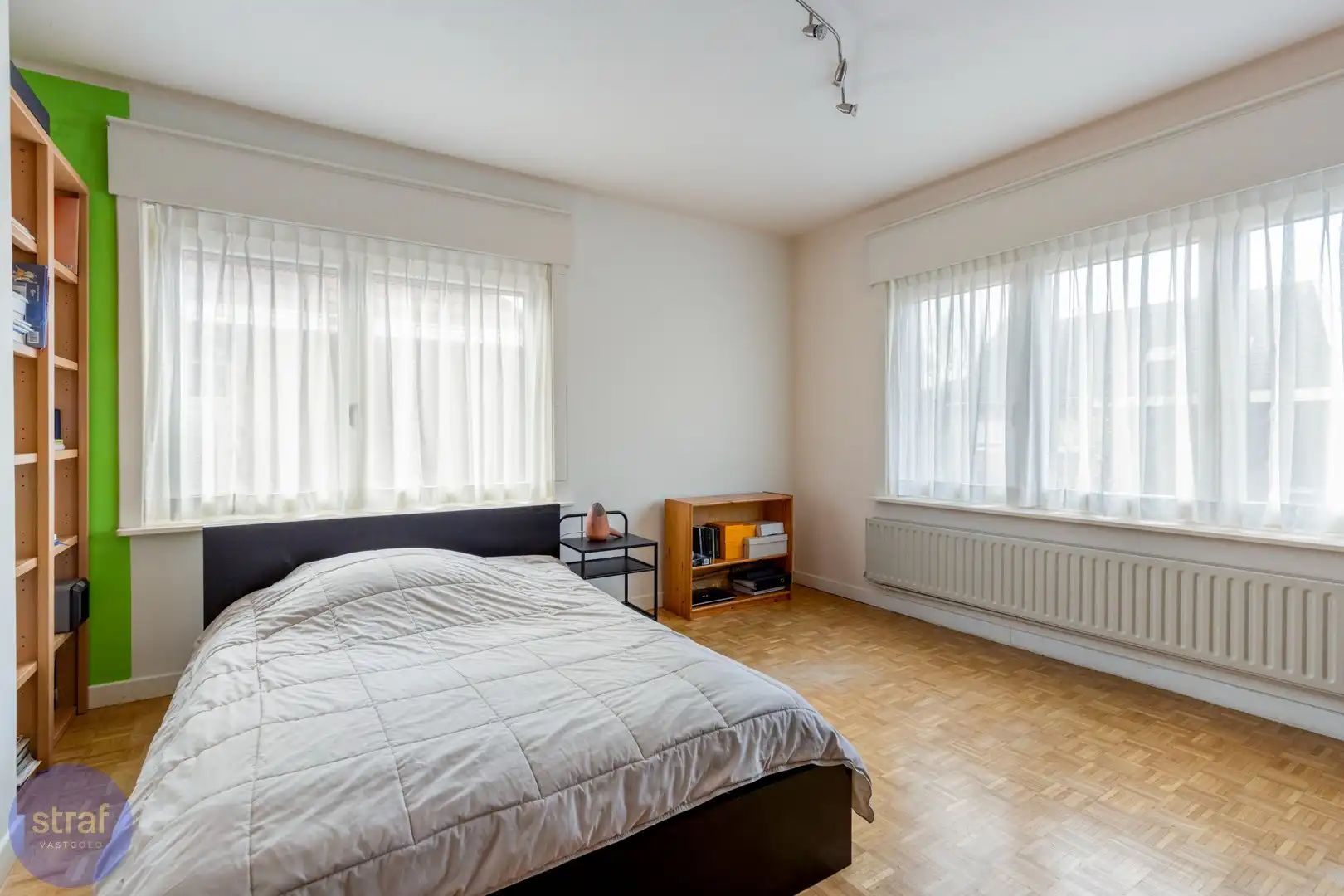 Groot wonen met 6 slaapkamers en een tuin in bruisend Kapellen foto 12