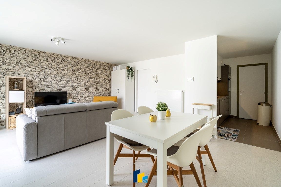 Stijlvolle studio met balkon in rustige setting foto 6