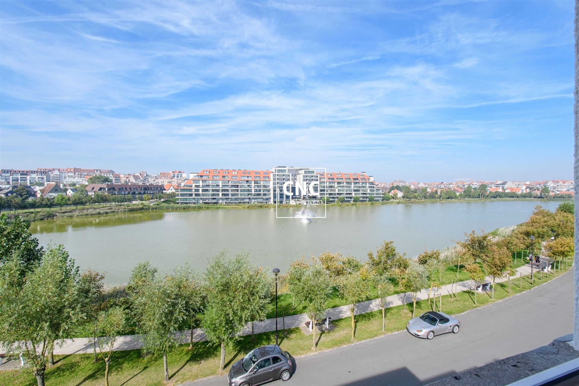 Prachtig lichtrijk hoek appartement met magnifiek open zicht foto 2