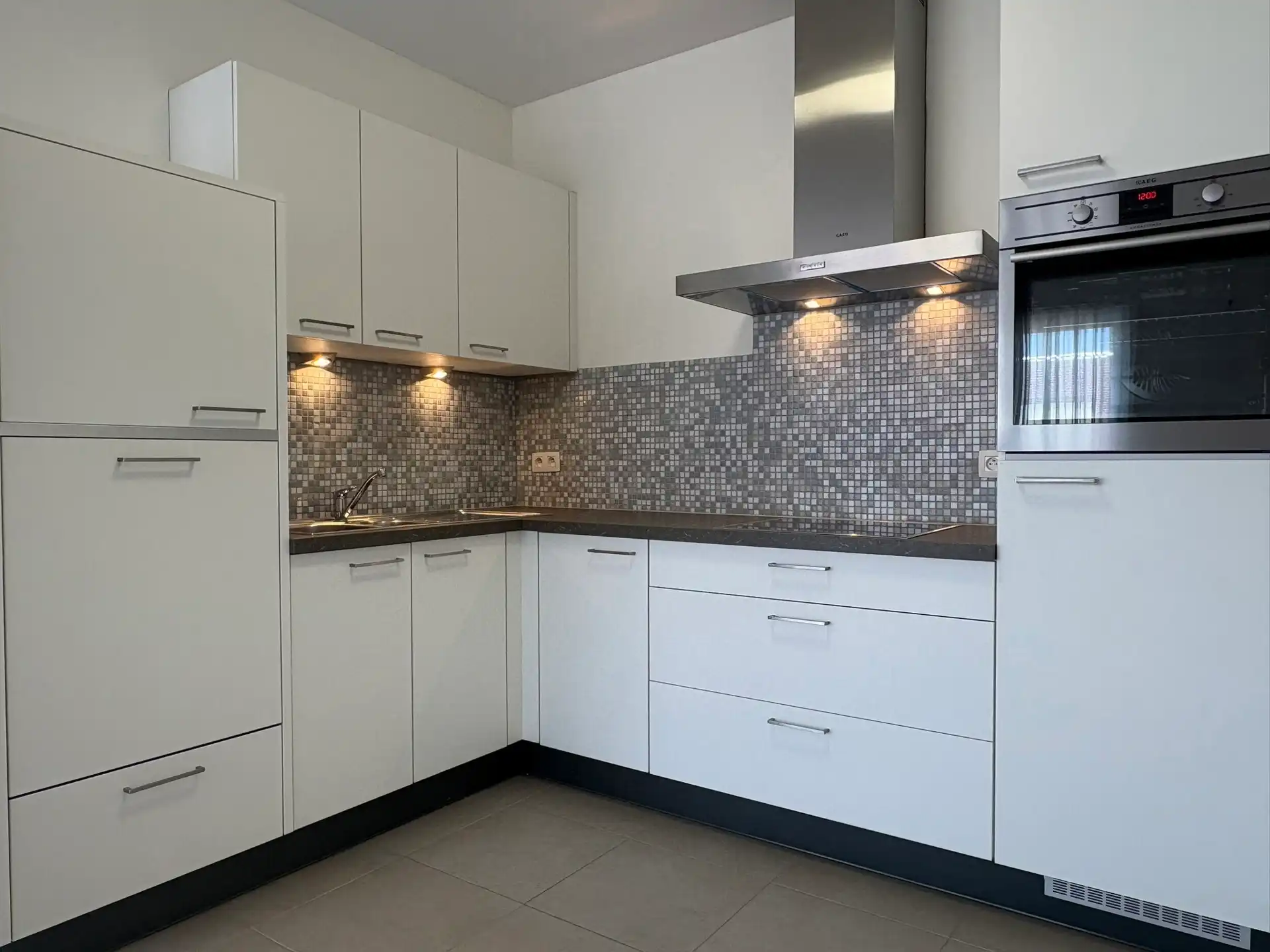 Volledig uitgeruste assistentieflat foto 5