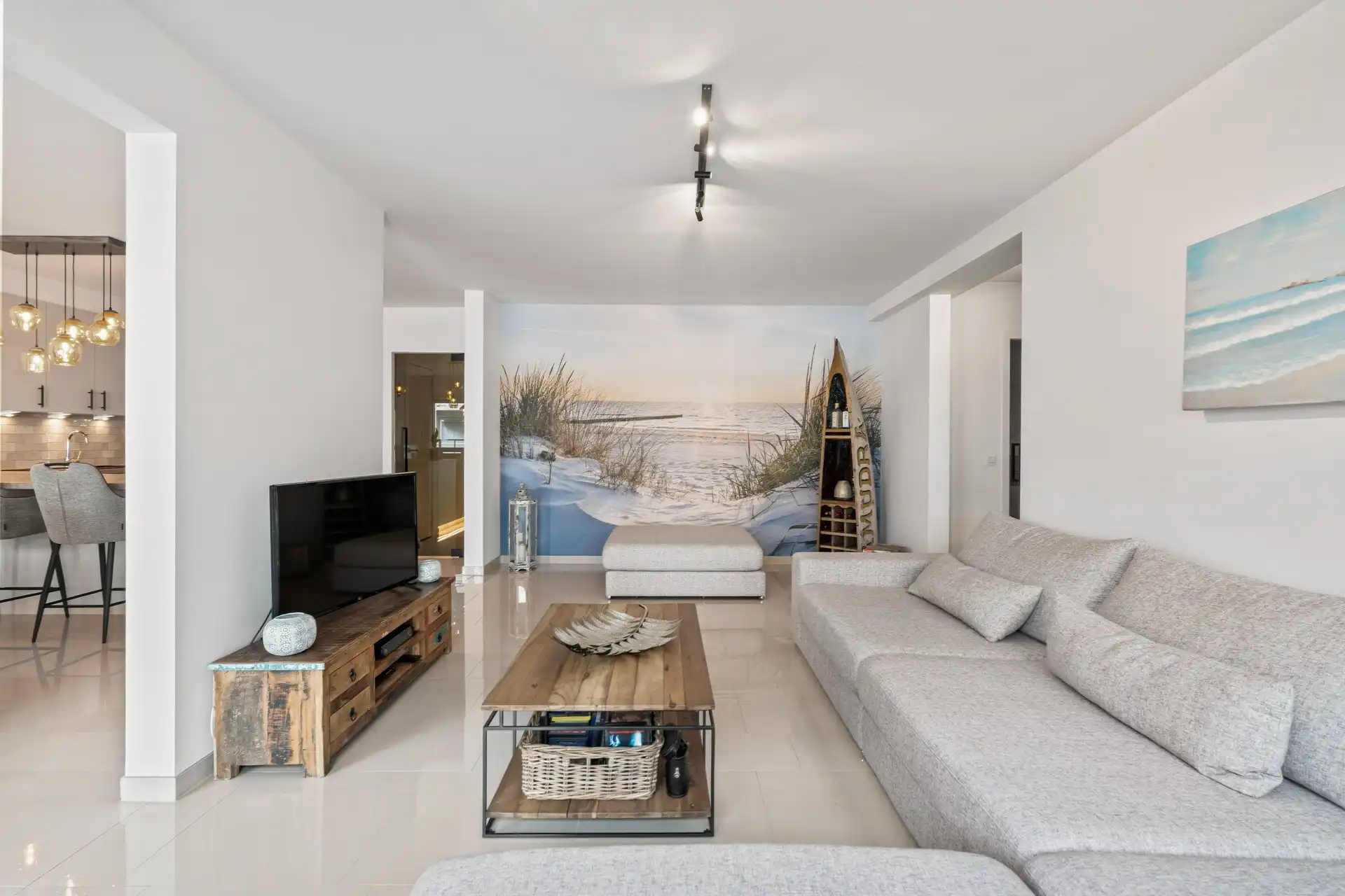 Zeer ruim 3-slaapkamerappartment nabij het strand te Mariakerke foto 3