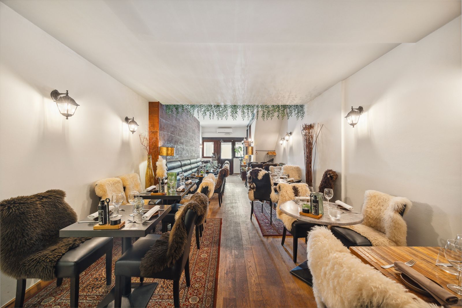 Commercieel pand met instapklare duplex op zichtbare locatie in Brasschaat! foto 6