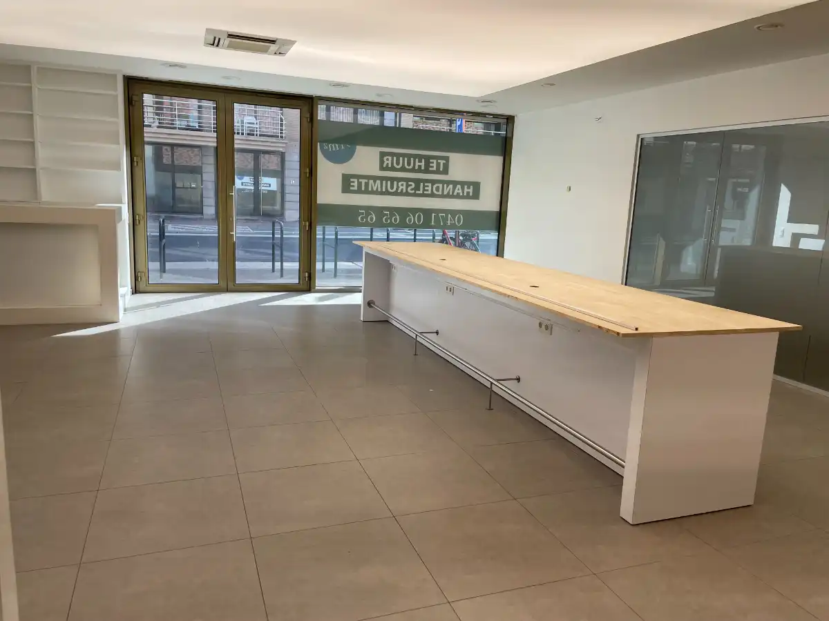 91m2 KANTOOR / PRAKTIJKRUIMTE foto {{pictureIndex}}