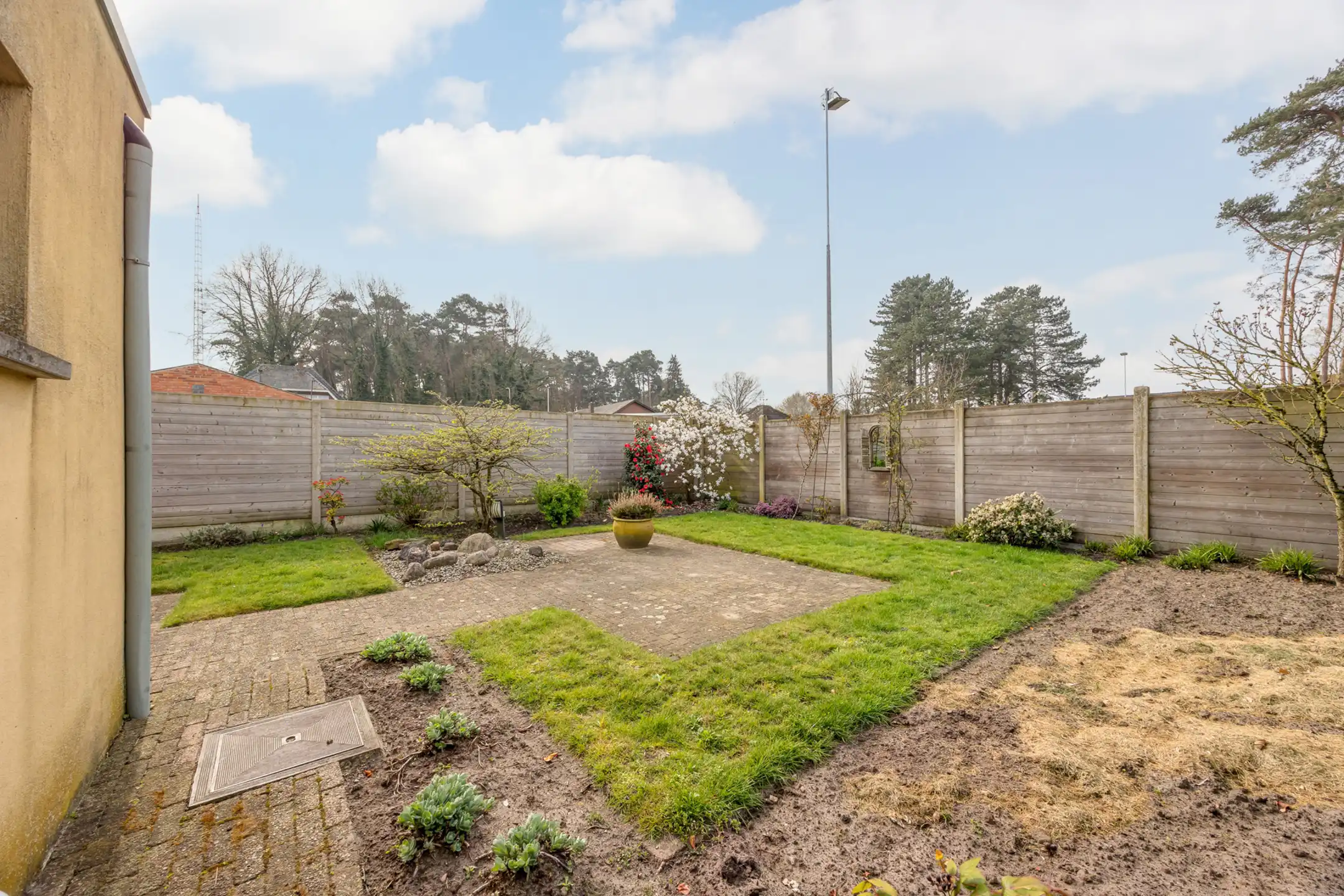 Te renoveren laagbouwwoning met 3 slpk te centrum Lichtaart! foto 26