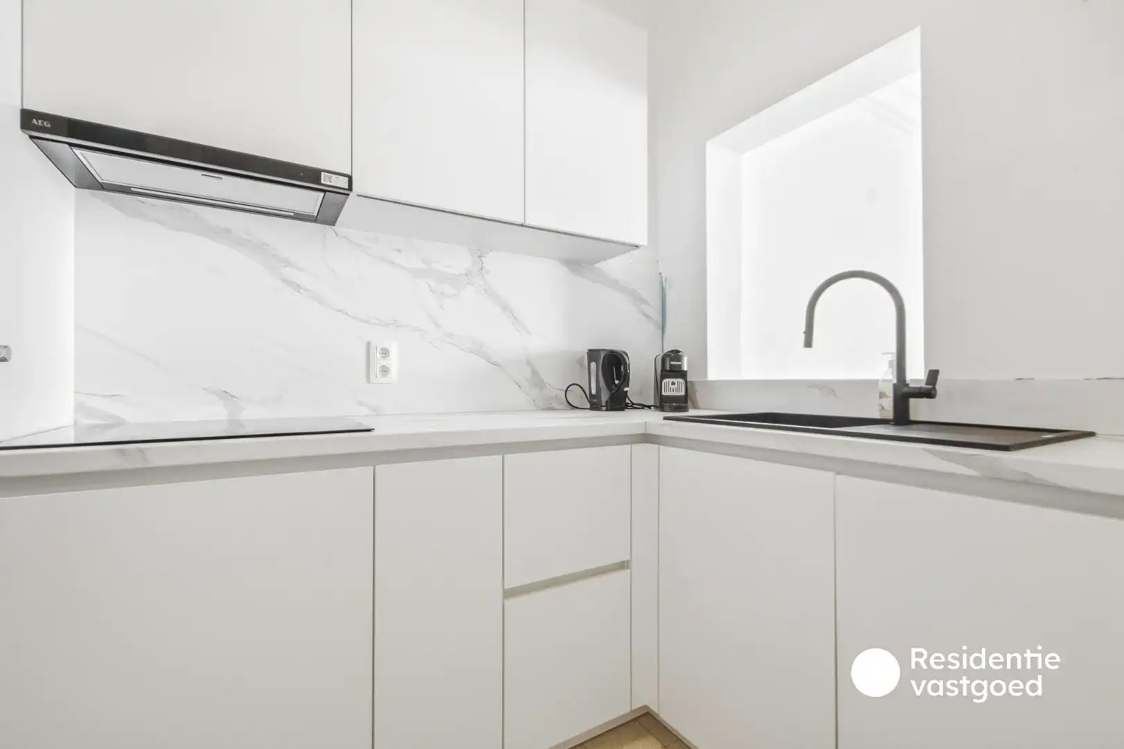 Gerenoveerd 2-slaapkamerappartement met terras op topligging aan de Haven van Blankenberge foto 9