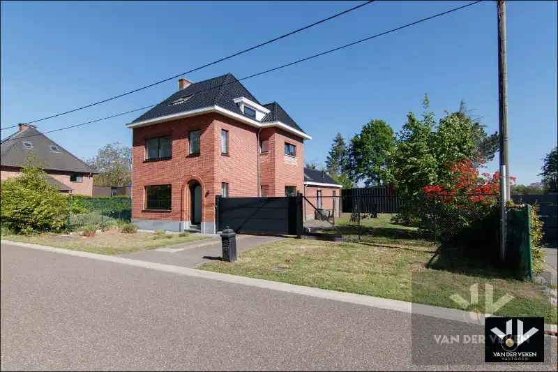 KARAKTERVOLLE WONING AAN GROENE STADSRAND foto 3