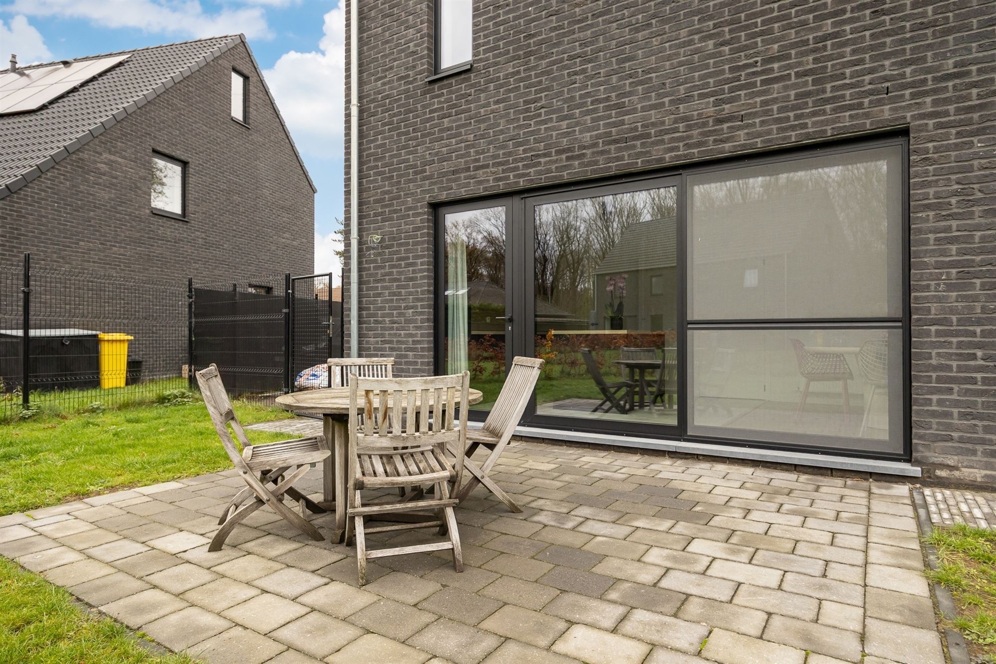 Instapklare woning met 3 slaapkamers en ruime tuin foto 24