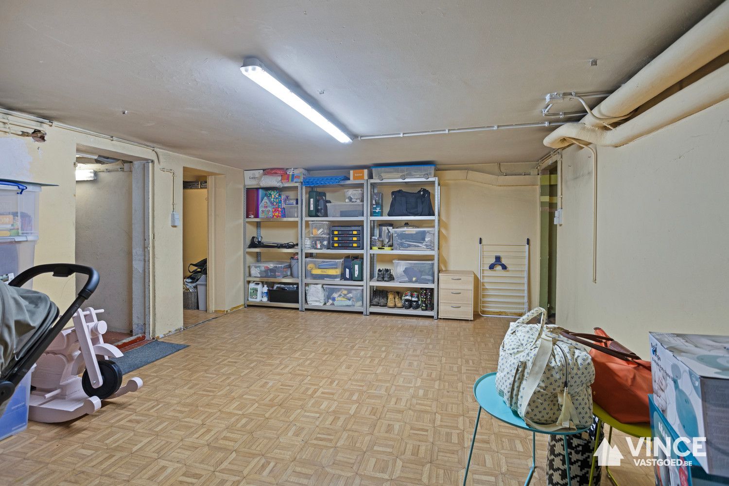 Prachtig huis met indrukwekkende elementen, ruime indeling en leuke tuin foto 33