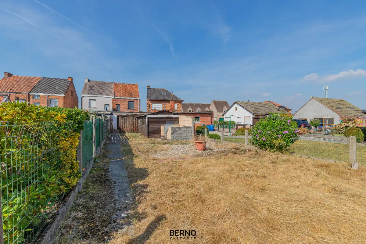 Landelijk gelegen renovatiewoning op 706 m² foto 14