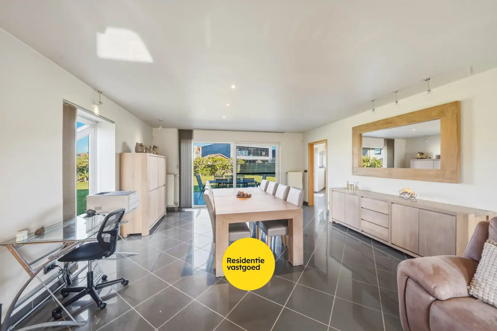 Ruime alleenstaande woning nabij zee en strand! foto 8