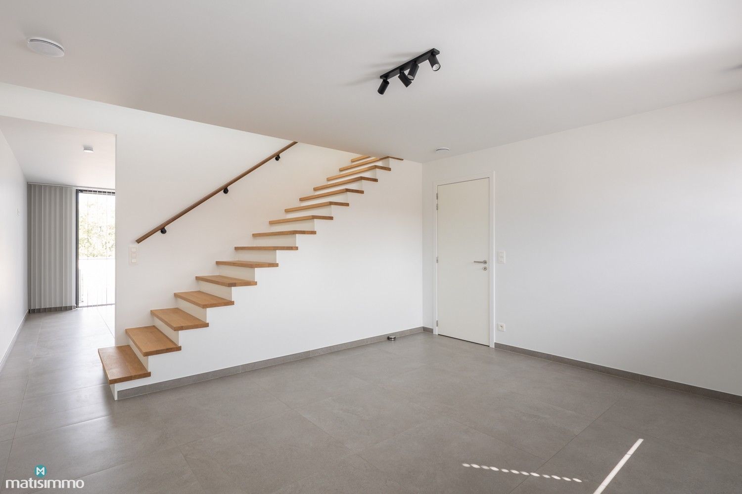 NIEUWBOUWDUPLEXAPPARTEMENT VOORZIEN VAN ALLE COMFORT MET DRIE SLAAPKAMERS TE MOPERTINGEN foto 10