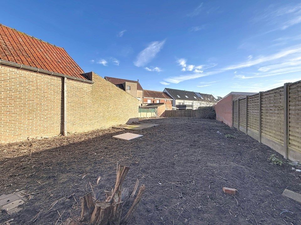 Ruime woonst met handels- of kantoorruimte te koop foto 2