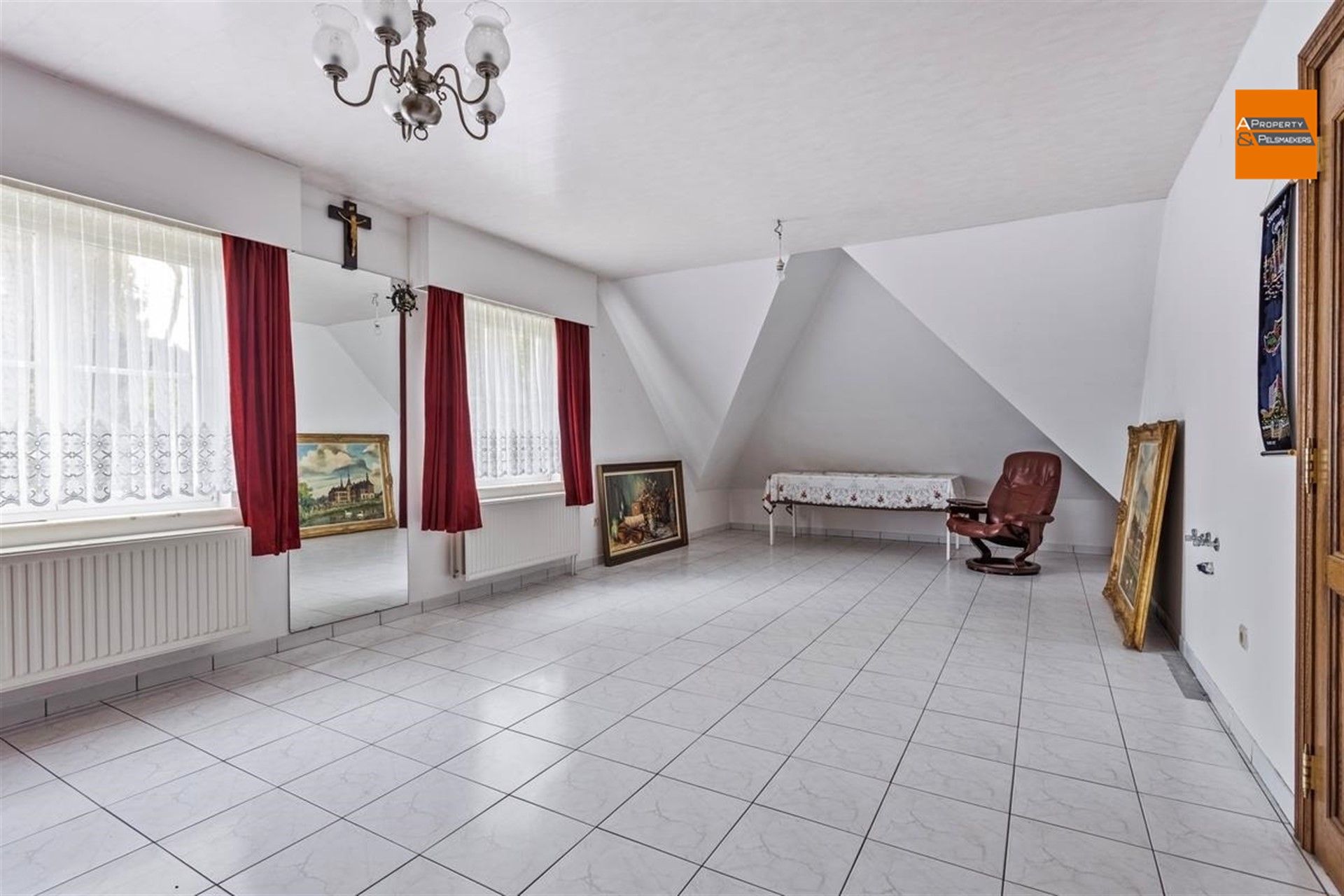 Ruime villa met 4 /5 slaapkamers op prachtige stuk grond foto 18