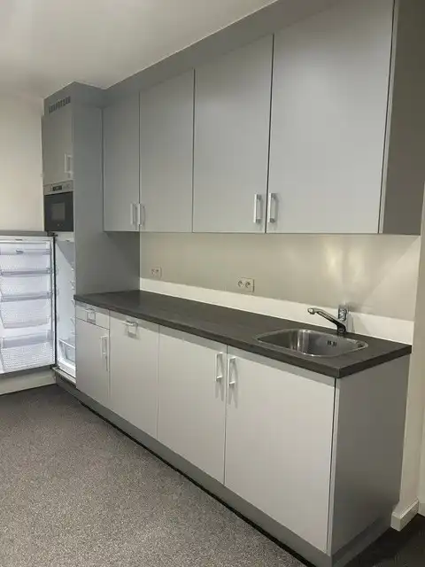 TE KOOP: MODERN BEDRIJFSPAND OP UITSTEKENDE LOCATIE IN PELT - IDEAL VOOR UW VOLGENDE ONDERNEMING! foto 9