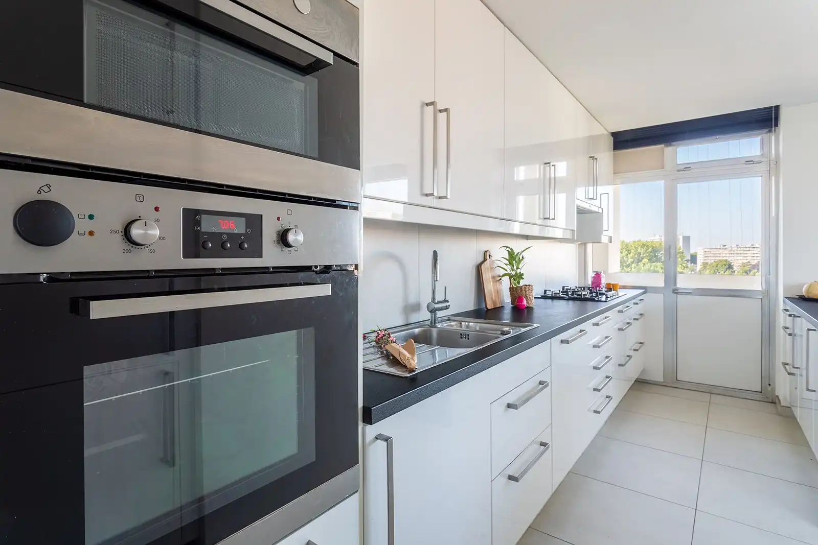 Instapklaar hoekappartement (150 m²) met veel lichtinval! foto 8