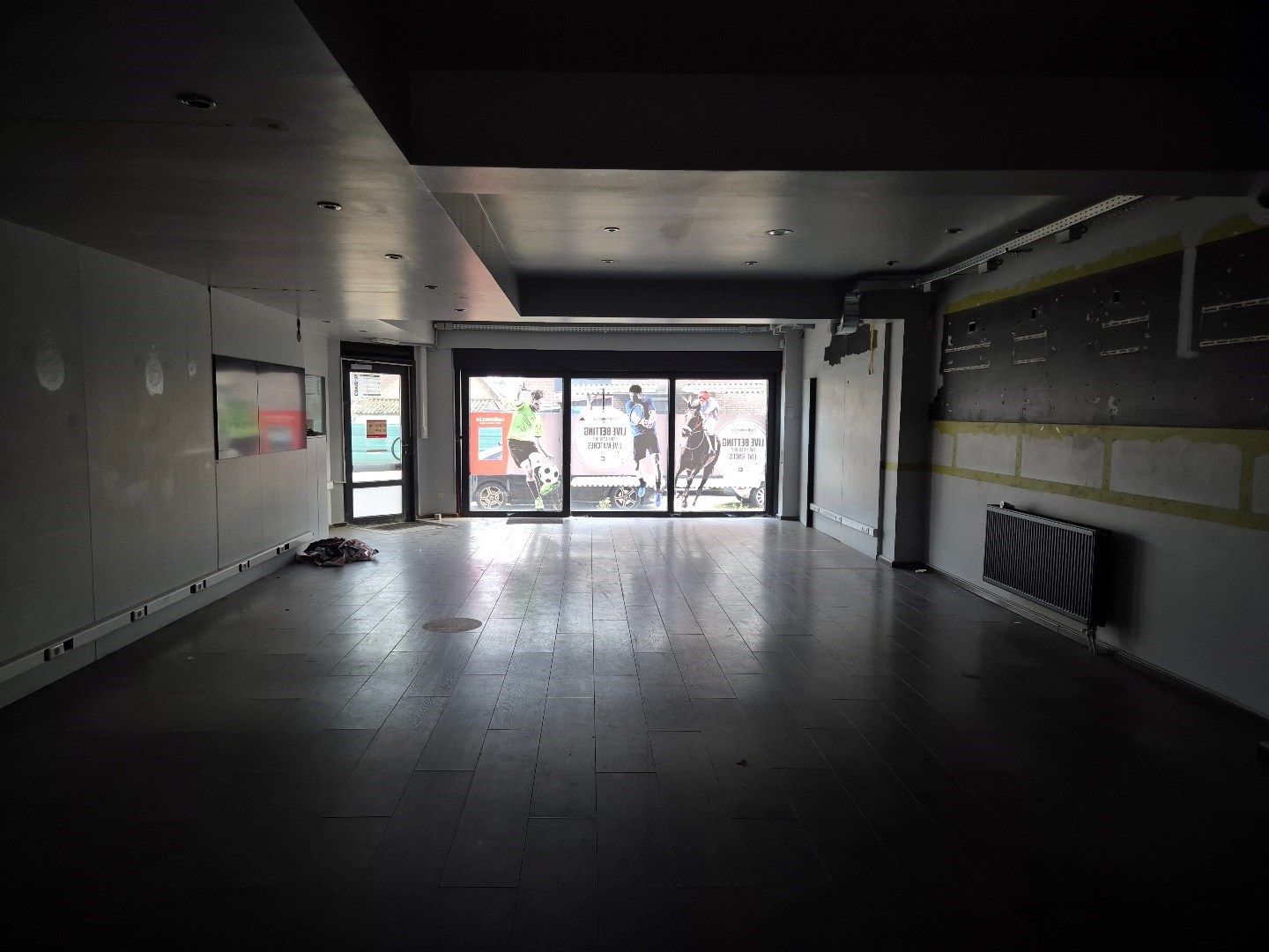 Handelszaak op toplocatie met paring in Maasmechelen  foto 2