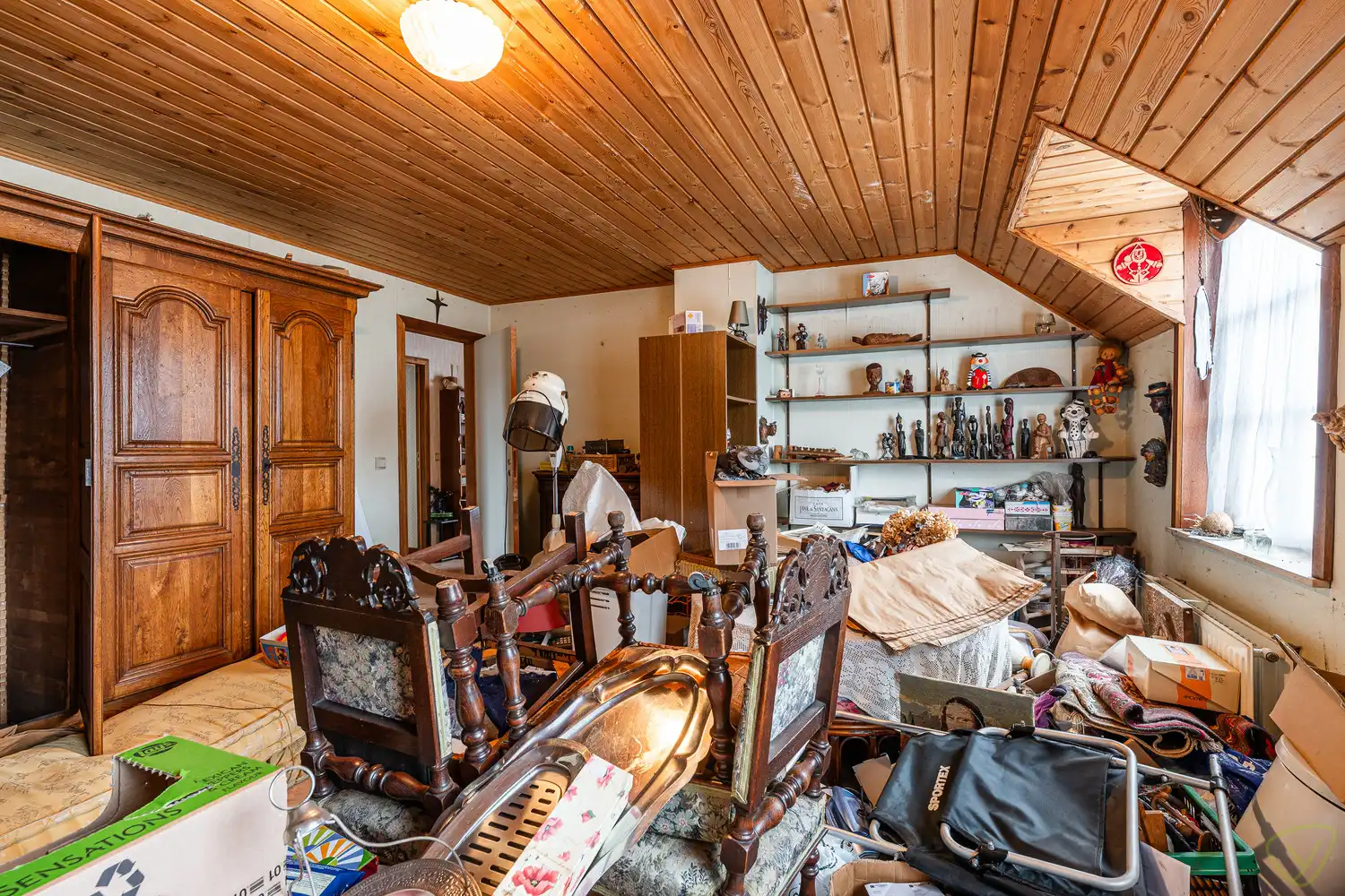 Op te frissen woning langsheen de Kriekmoerstraat te Eeklo! foto 14