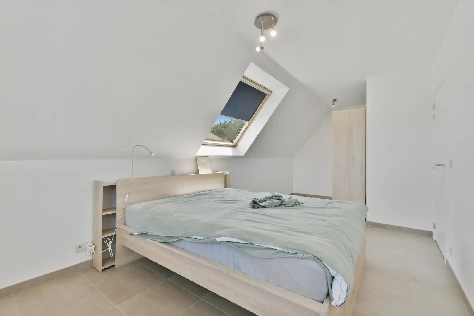 Ruim duplex appartement te huur in het centrum van Oudenburg  foto 8