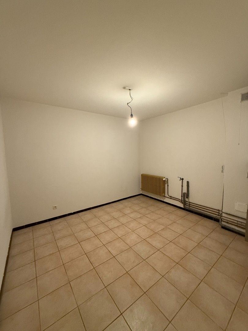 Instapklaar appartement met 1 slaapkamer pal in het centrum van Diepenbeek. foto 2