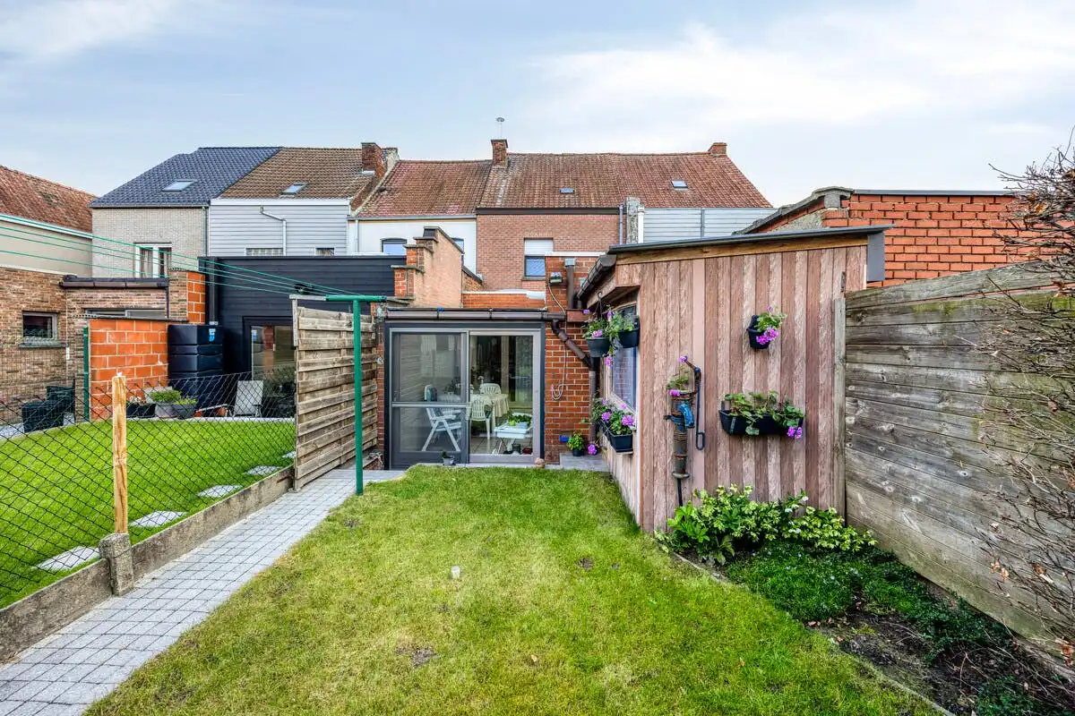 Woning op toplocatie te koop in hartje Harelbeke foto 14