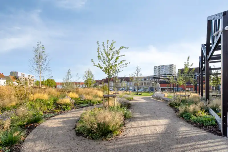 Roeselare- lichtrijk 2-slaapkamerappartement op toplocatie. foto 14