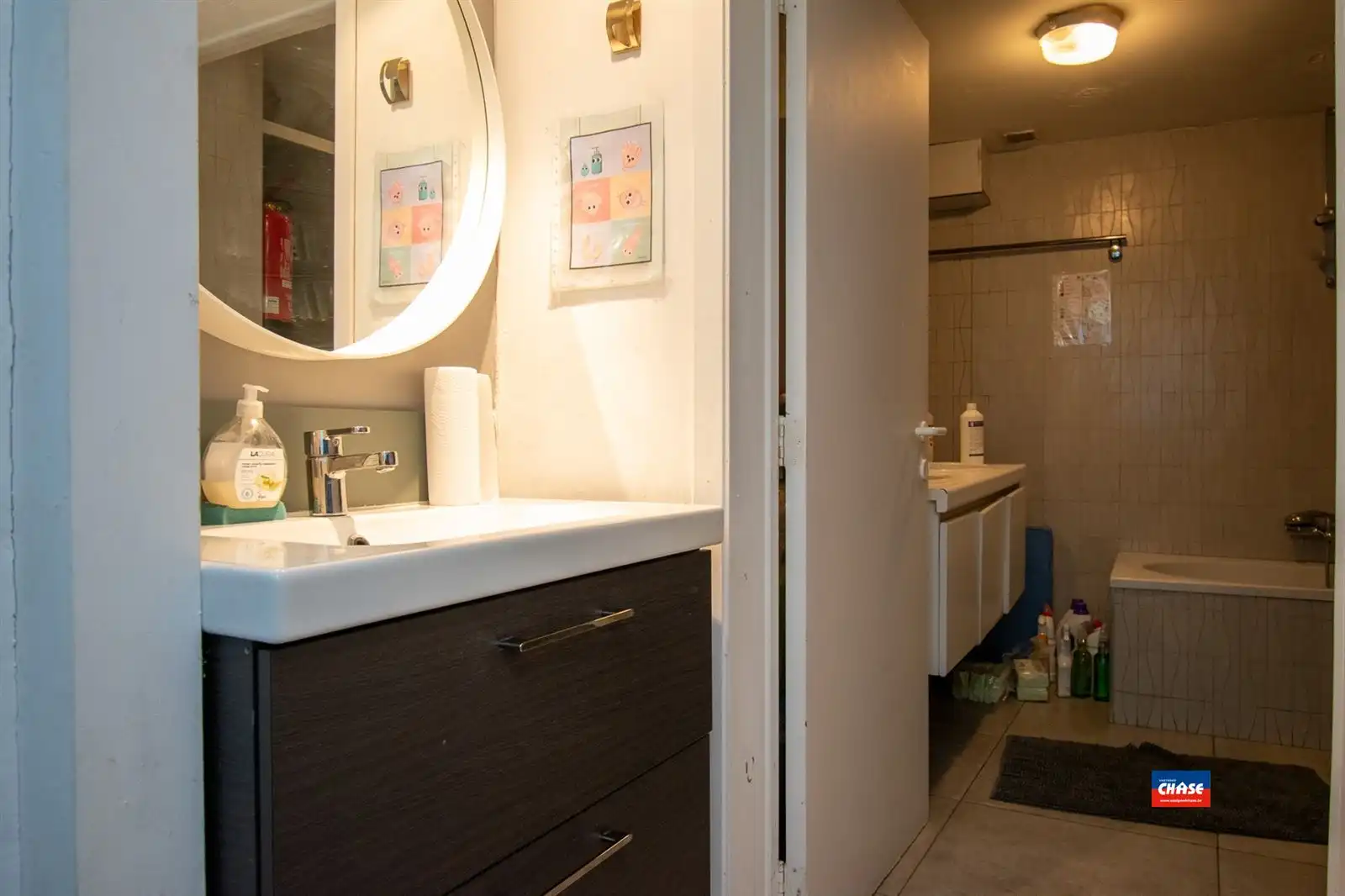 Ruime tweewoonst met mogelijk 9 slaapkamers en tuin foto 11