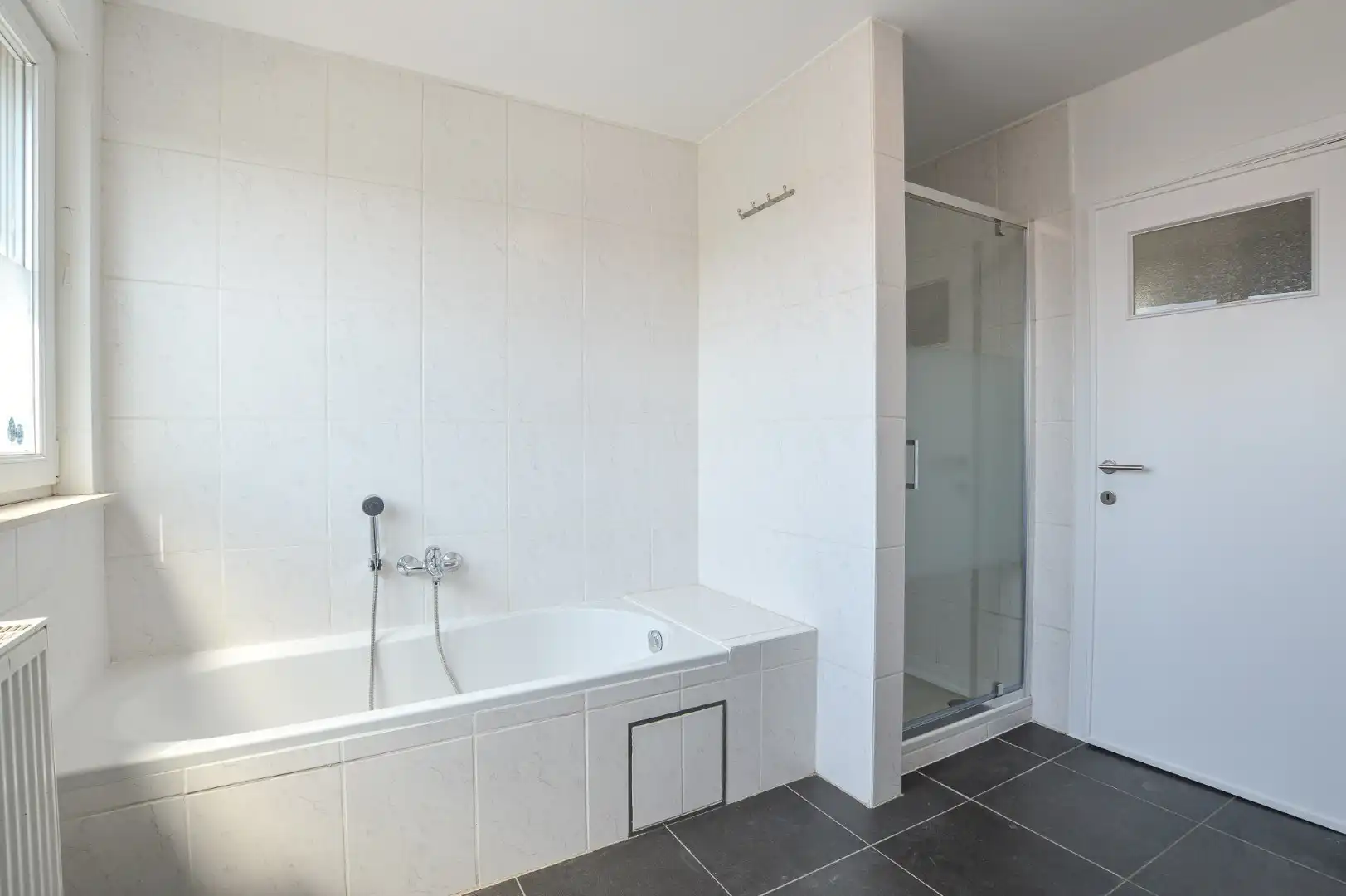 Zeer ruim duplexappartement met 2 slaapkamers te huur te Oostende foto 10
