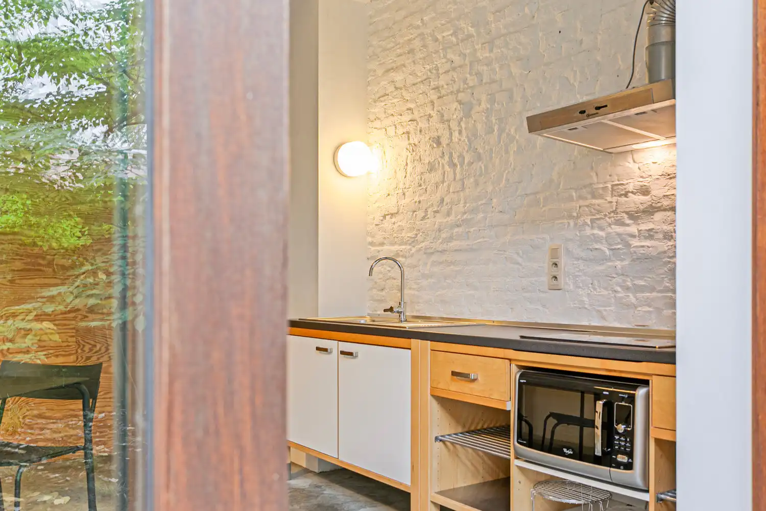 PRACHTIG GERENOVEERDE WONING MET STADSTUIN! foto 18