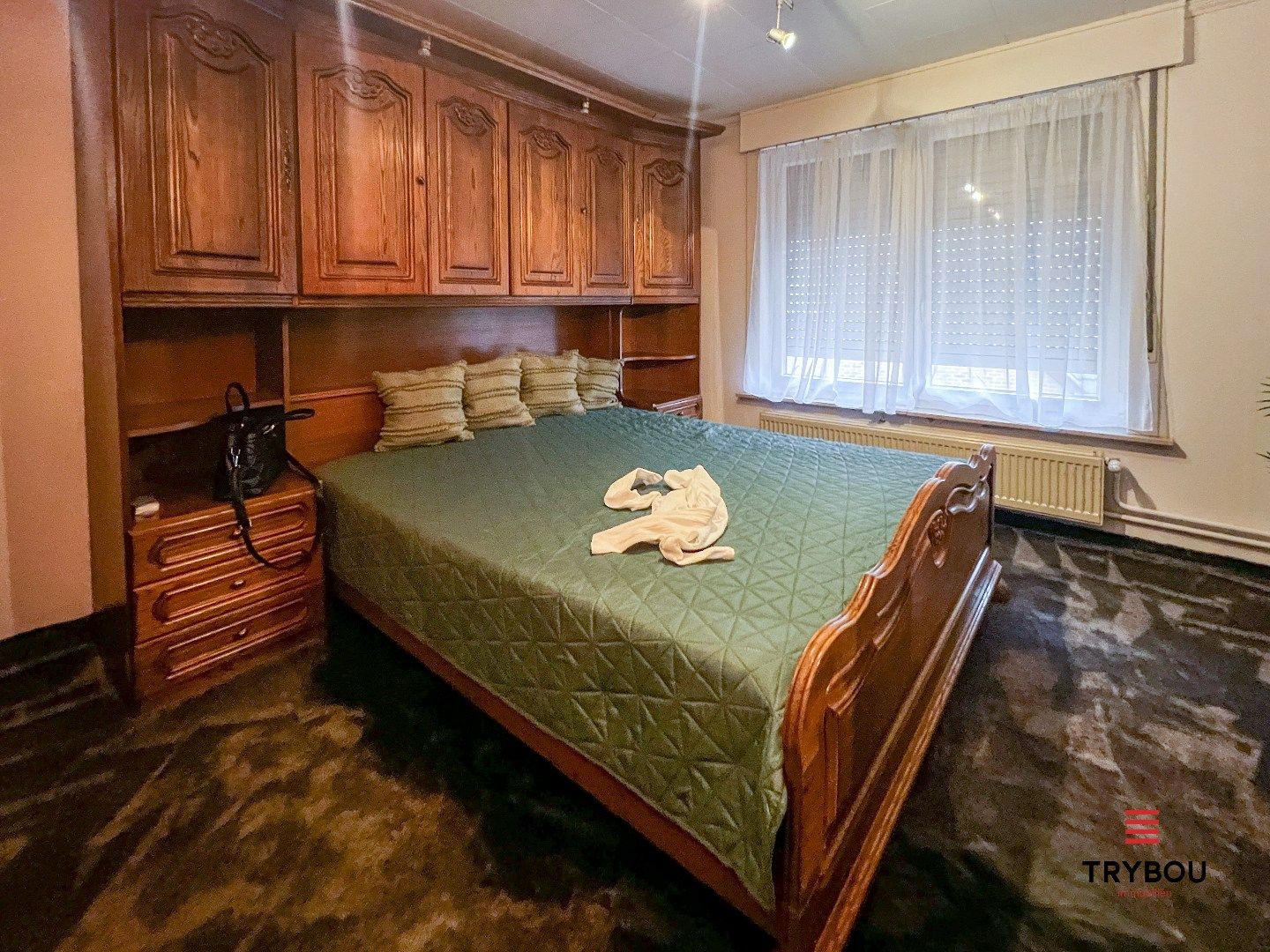 Ruime woning met garage, tuin en drie slaapkamers foto 10