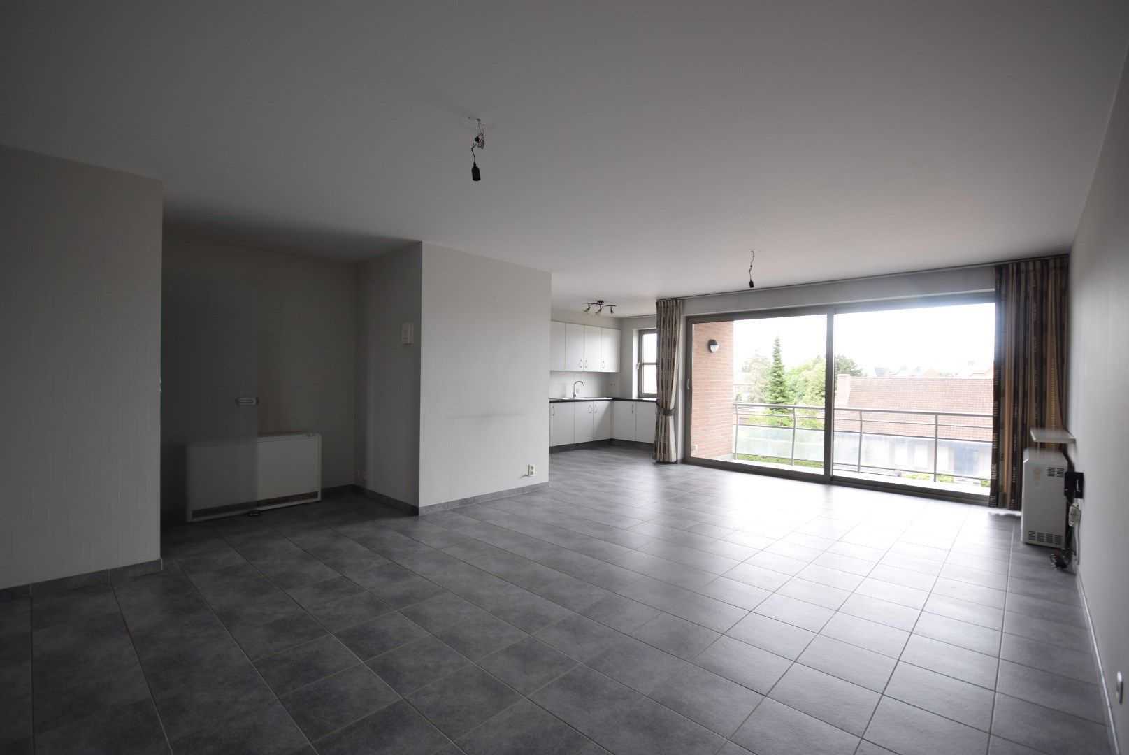 TWEE-SLAAPKAMERAPPARTEMENT MET GARAGE foto 2