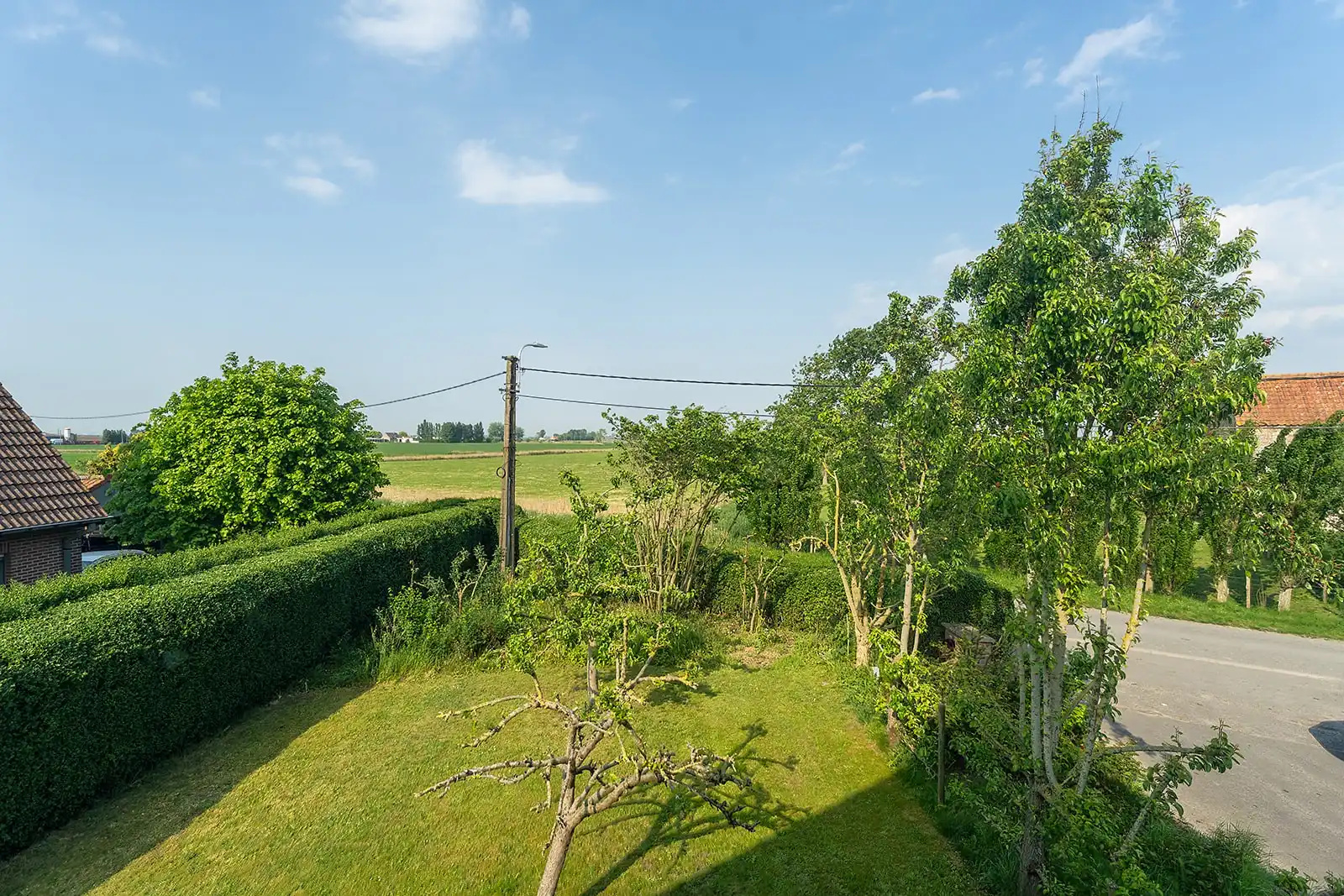 Zeer ruime woning op een perceel van 1000m² met dubbele garage in het landelijke Houtave. foto 23