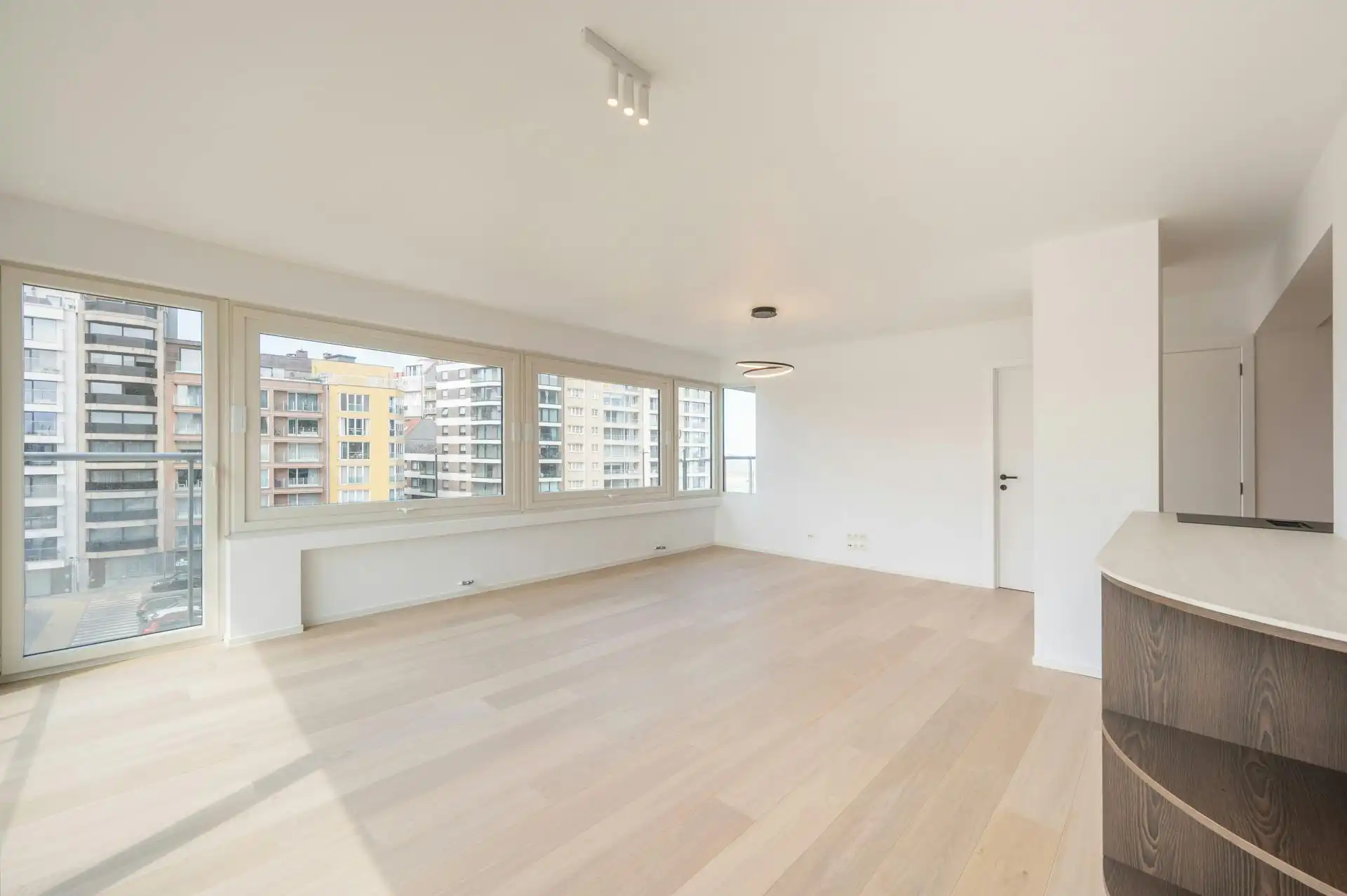 Gerenoveerd appartement met zeezicht te koop in Knokke-Heist foto 5