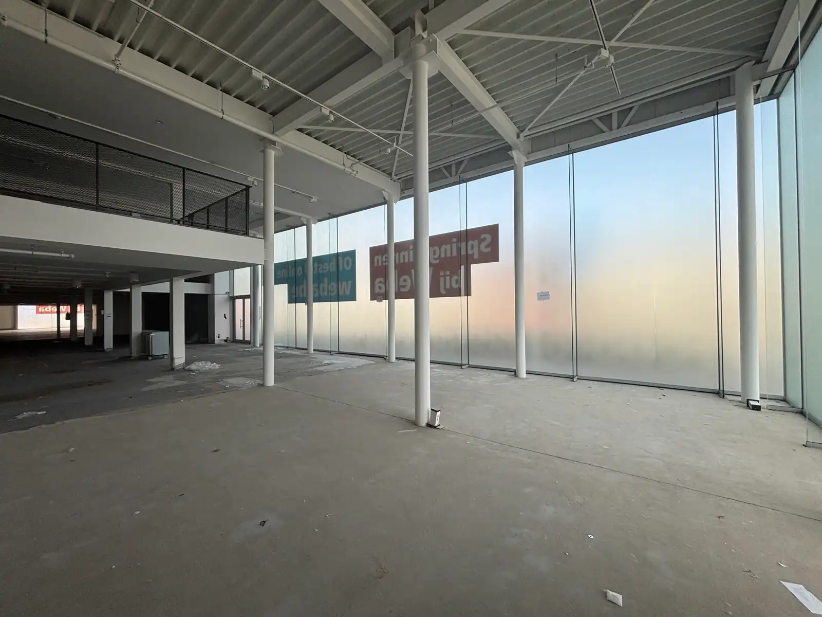 Handelsruimte 829 m² te huur naast WEBA Tongeren foto 3