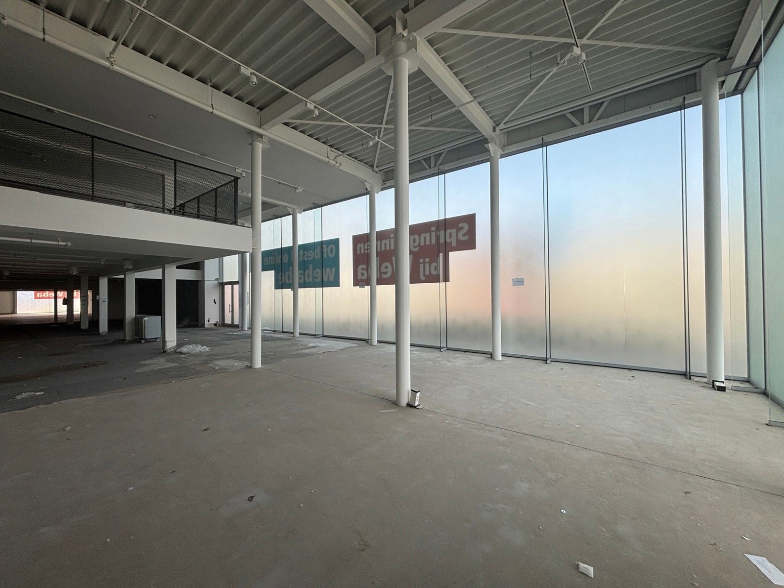 Handelsruimte 829 m² te huur naast WEBA Tongeren foto 3