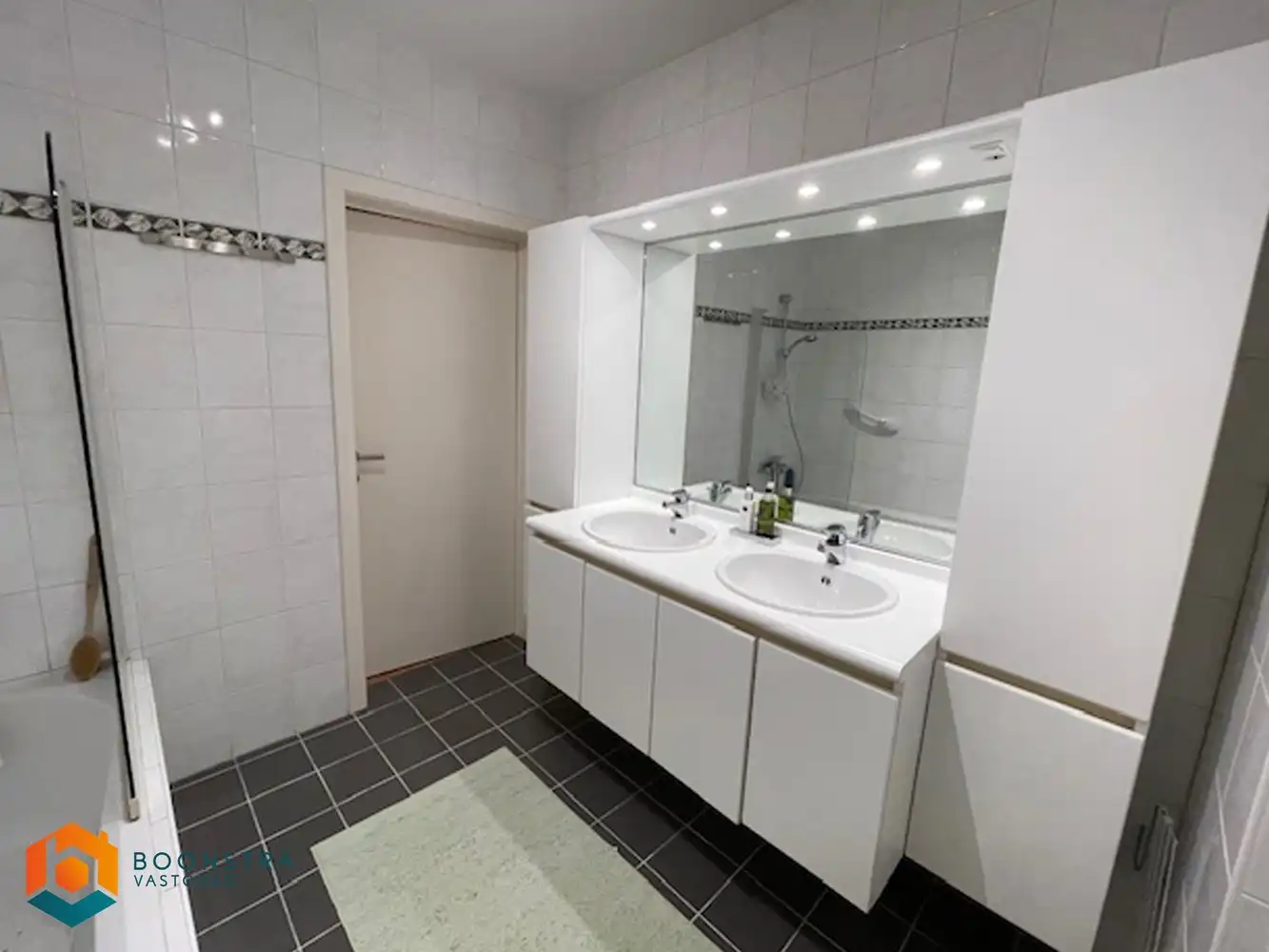 Gelijkvloers appartement met 2 slpkrs en tuin foto 9