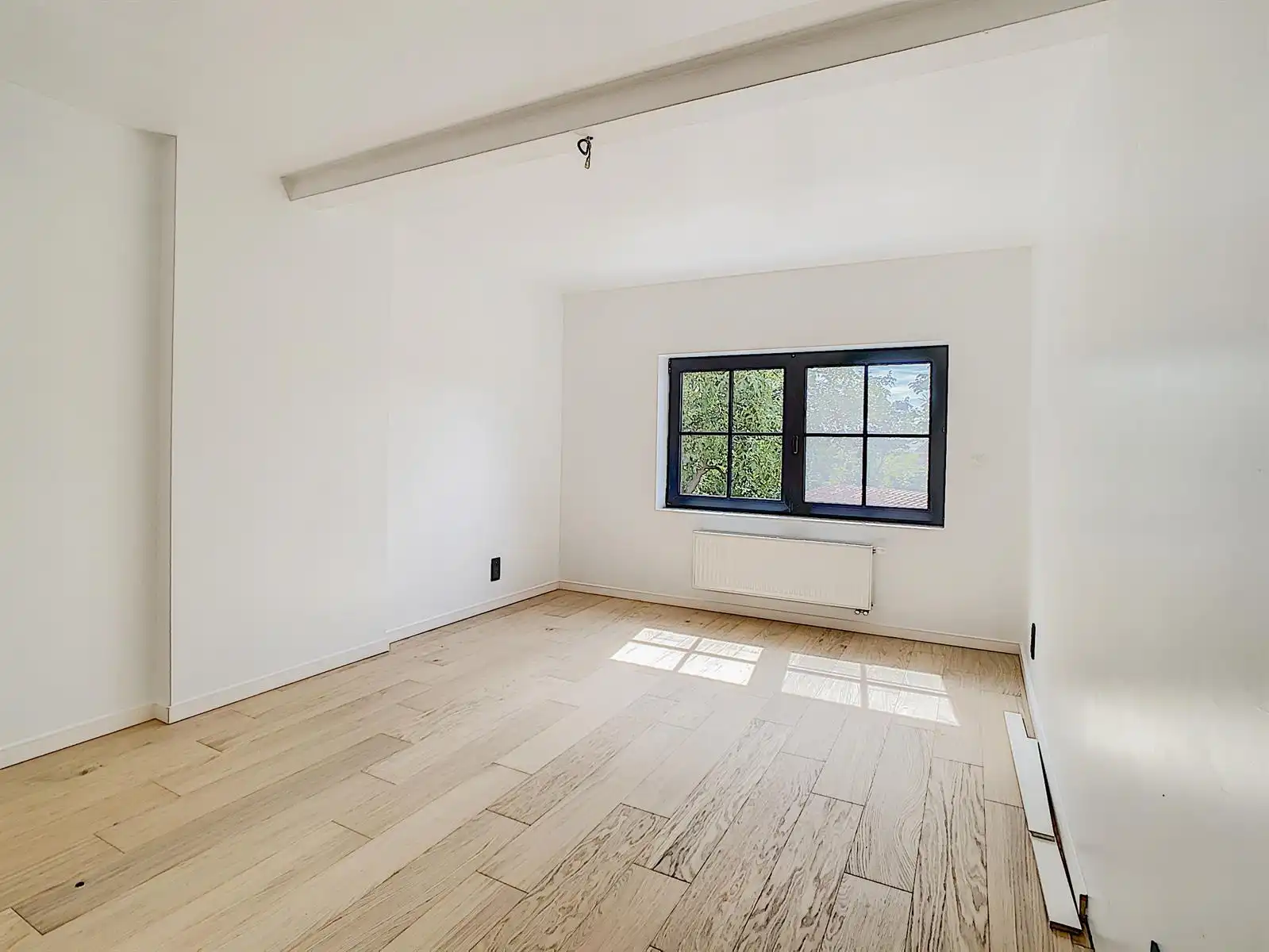 BEZOEKDAG VOLZET! - Gerenoveerde woning met terras en tuin! foto 7