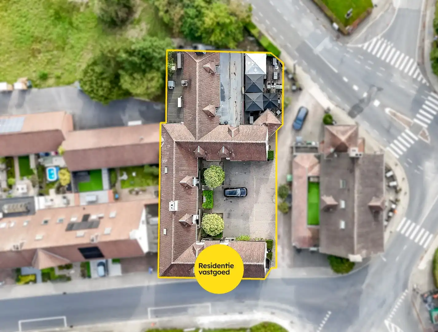 Multifunctionele eigendom met appartementen en handelszaken! foto 11