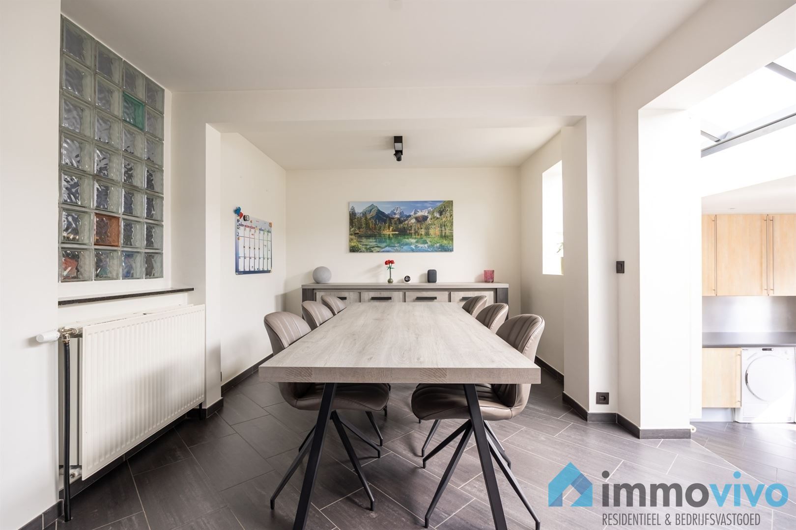 Instapklare gezinswoning met 4 slaapkamers, 2 badkamers, garage en zuidgerichte tuin op een toplocatie foto 8