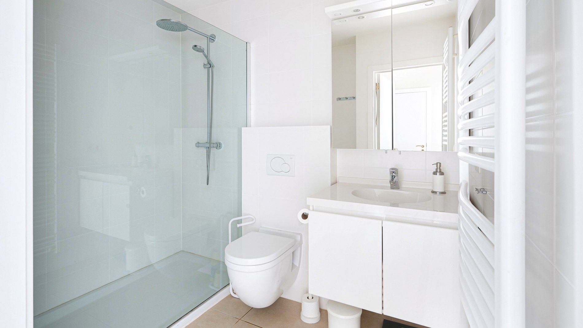 Ruim appartement (100m²) met zongericht terras foto 17