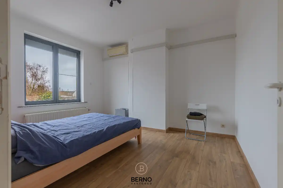 Gerenoveerde woning met garage op toplocatie foto 10