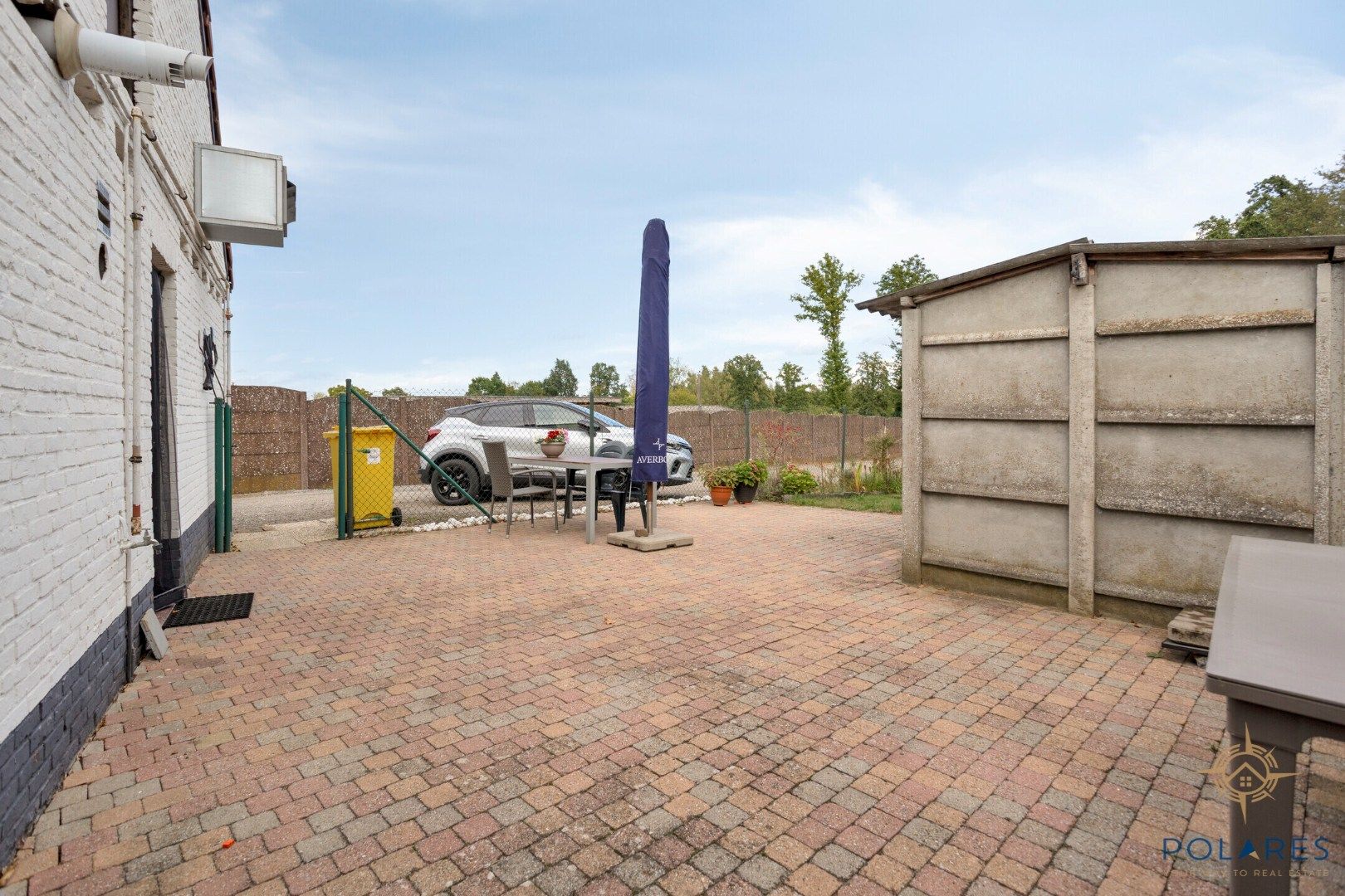 Goed gelegen taverne met woonst en grote parking foto 41