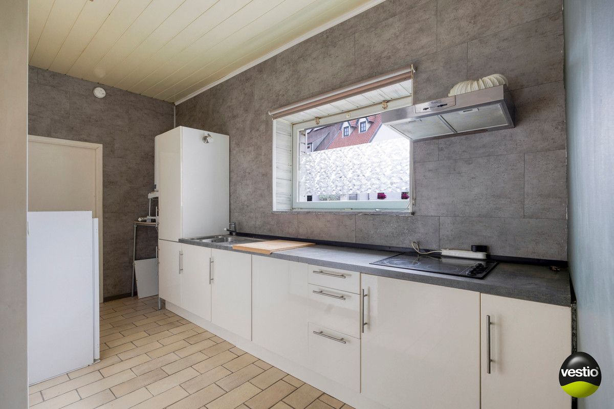 OP TE FRISSEN WONING MET 2 SLK OP 4A95CA IN DORPSKERN TE ZICHEN-ZUSSEN-BOLDER. foto 9